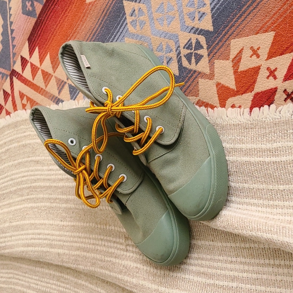 Bangs canvas shoes